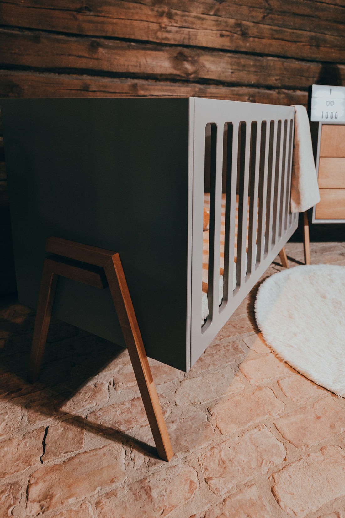 TODO NURSERY Lovelė EDGY, PILKA 120x60