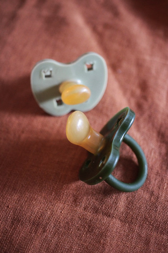 HEVEA ortodontinis čiulptukas, OUTER BLACK, 3-36 mėn