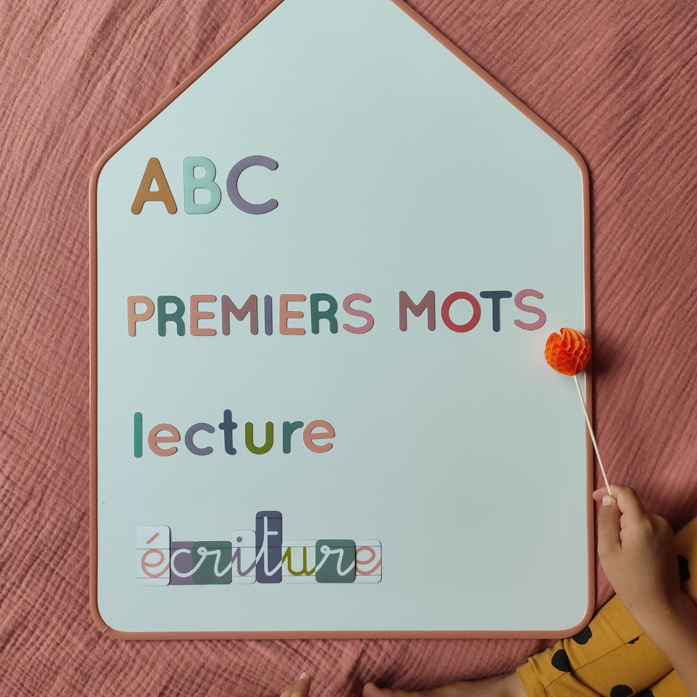 MA CABANE À RÊVES MAGNETAI, RAIDĖS