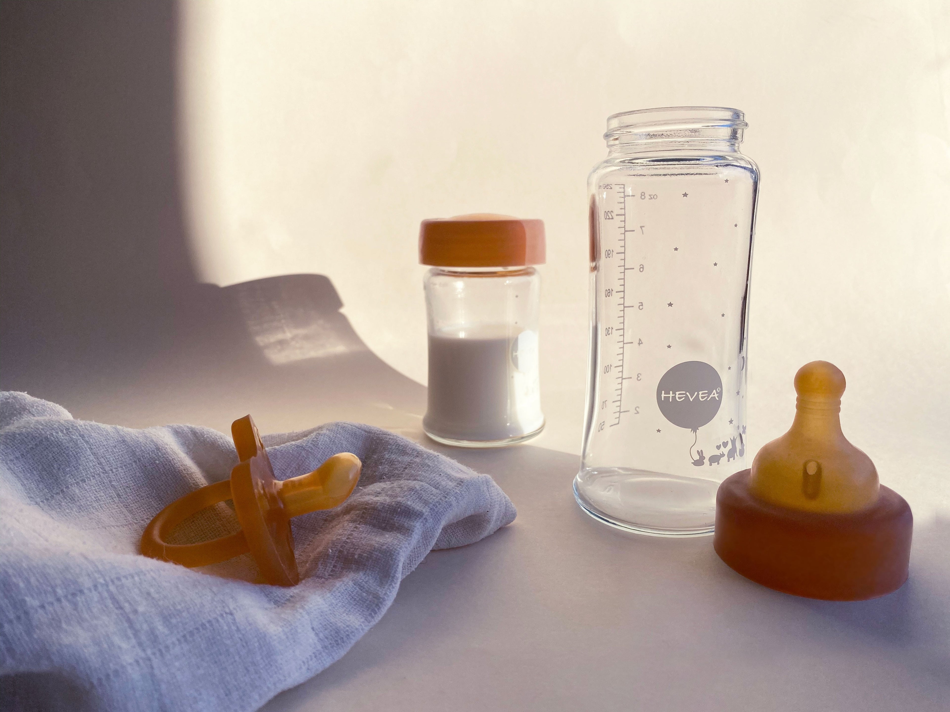 HEVEA stikliniai buteliukai, 250 ml., 3-24 m., 2 vnt.