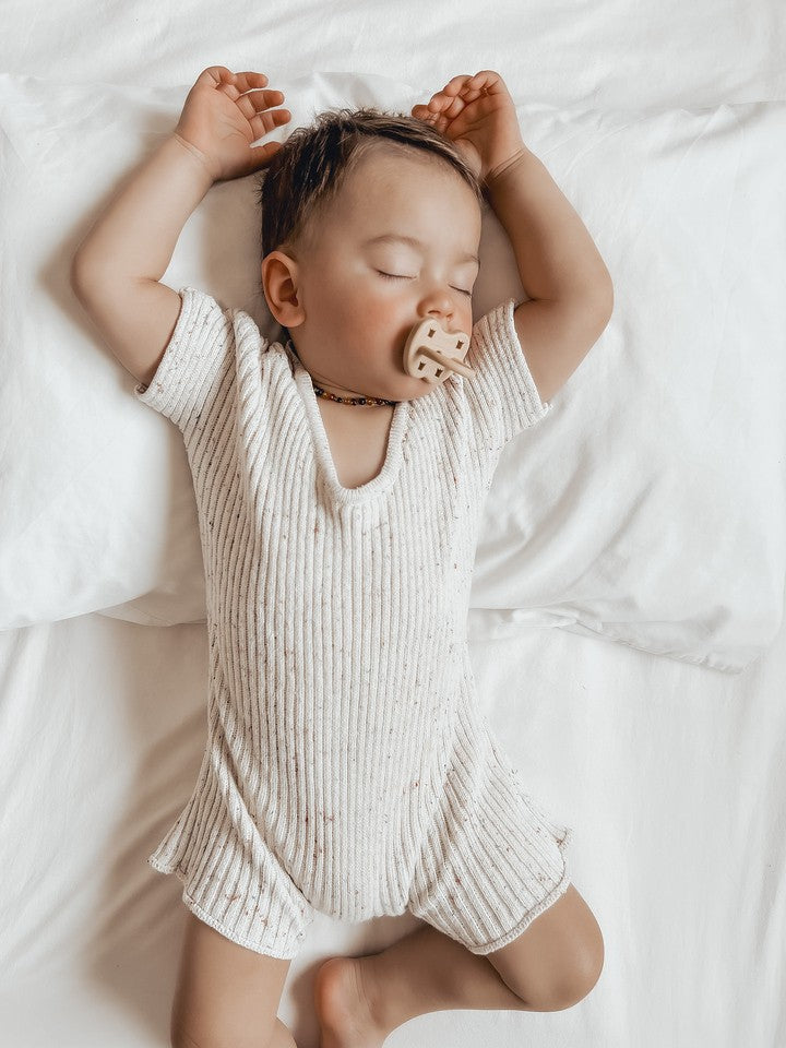 HEVEA ortodontiniai čiulptukai, MILKY WHITE & SAND, 3-36 mėn., 2 vnt.