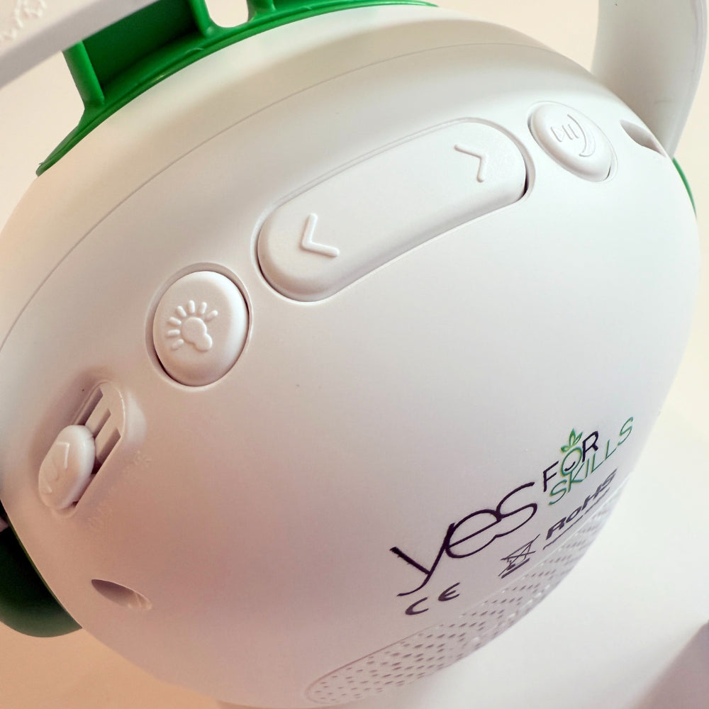 YES FOR SKILLS projektorius vaikams su lietuviškomis lopšinėmis + lietuviškai įgarsintos šnekančios kortelės