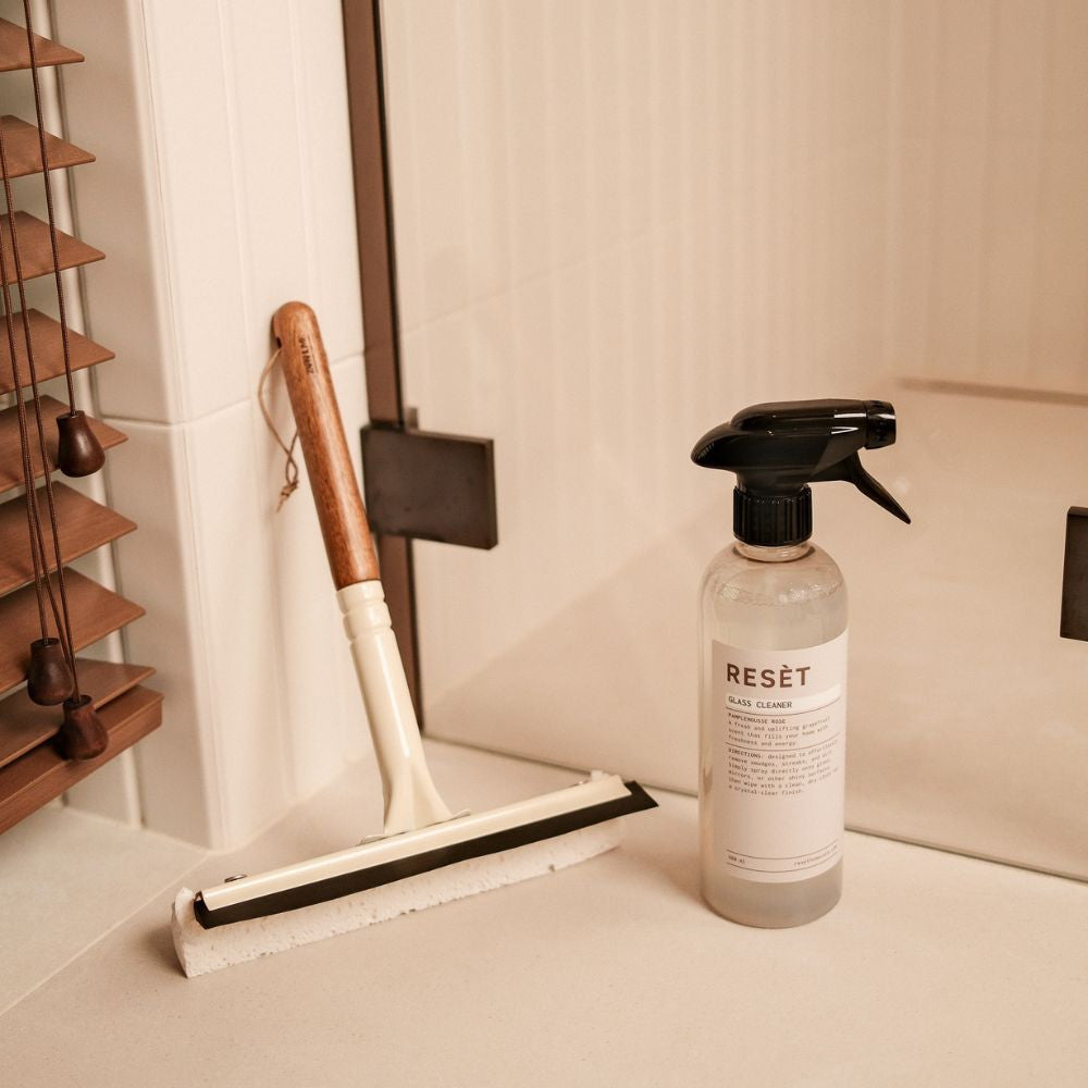 RESET stiklo ir veidrodžių valiklis, rožinių greipfurtų kvapo, 480 ml.